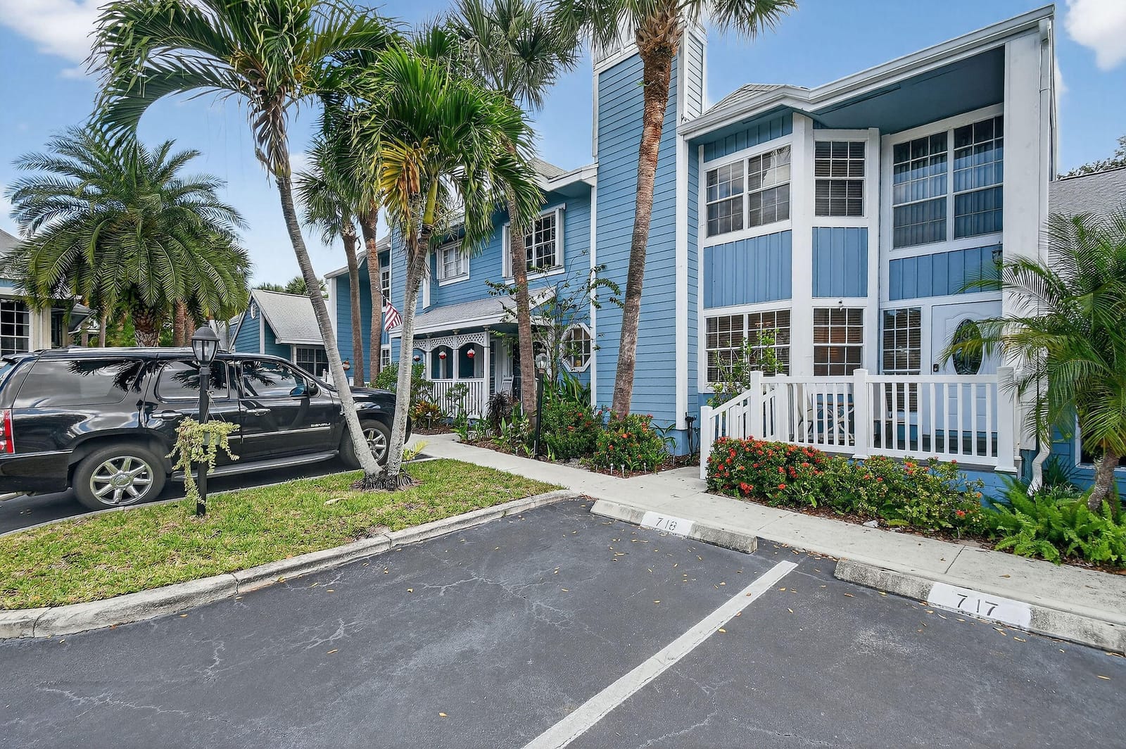 717 Ocean Dunes Circle — photo 2