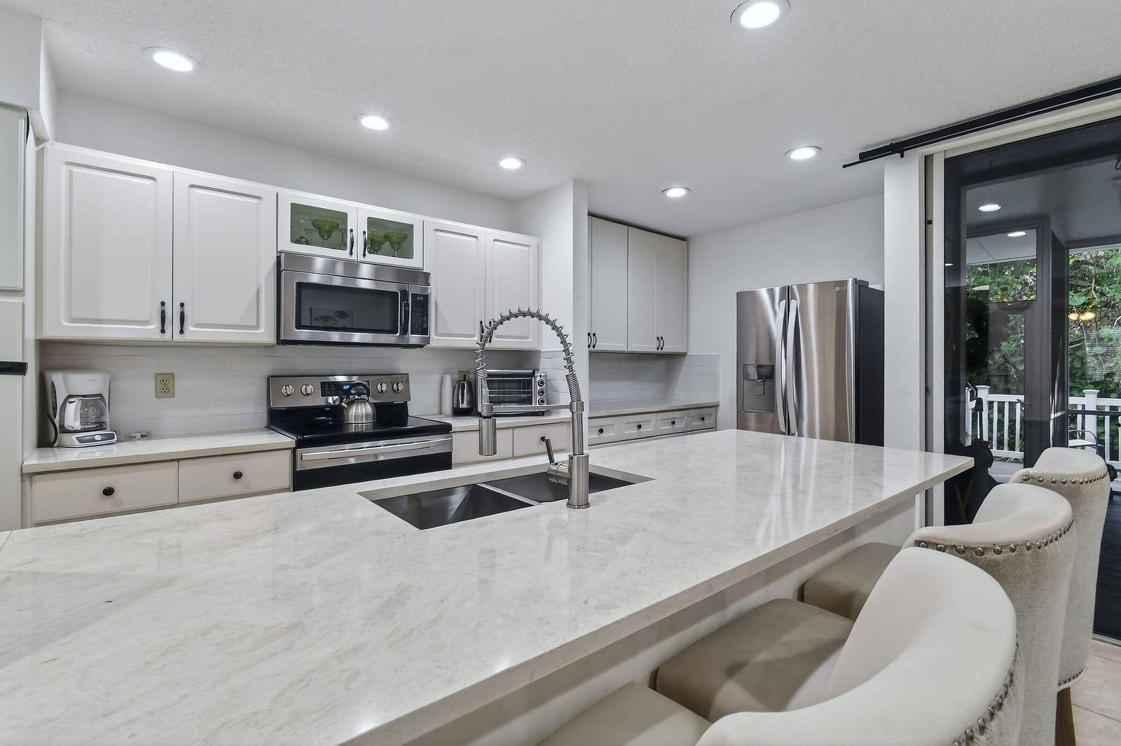 717 Ocean Dunes Circle — photo 4