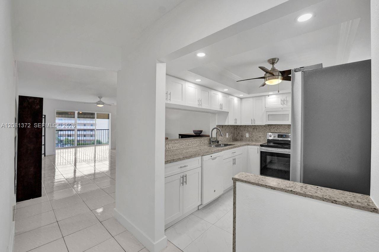 170 SE 5th Avenue 405 — photo 2