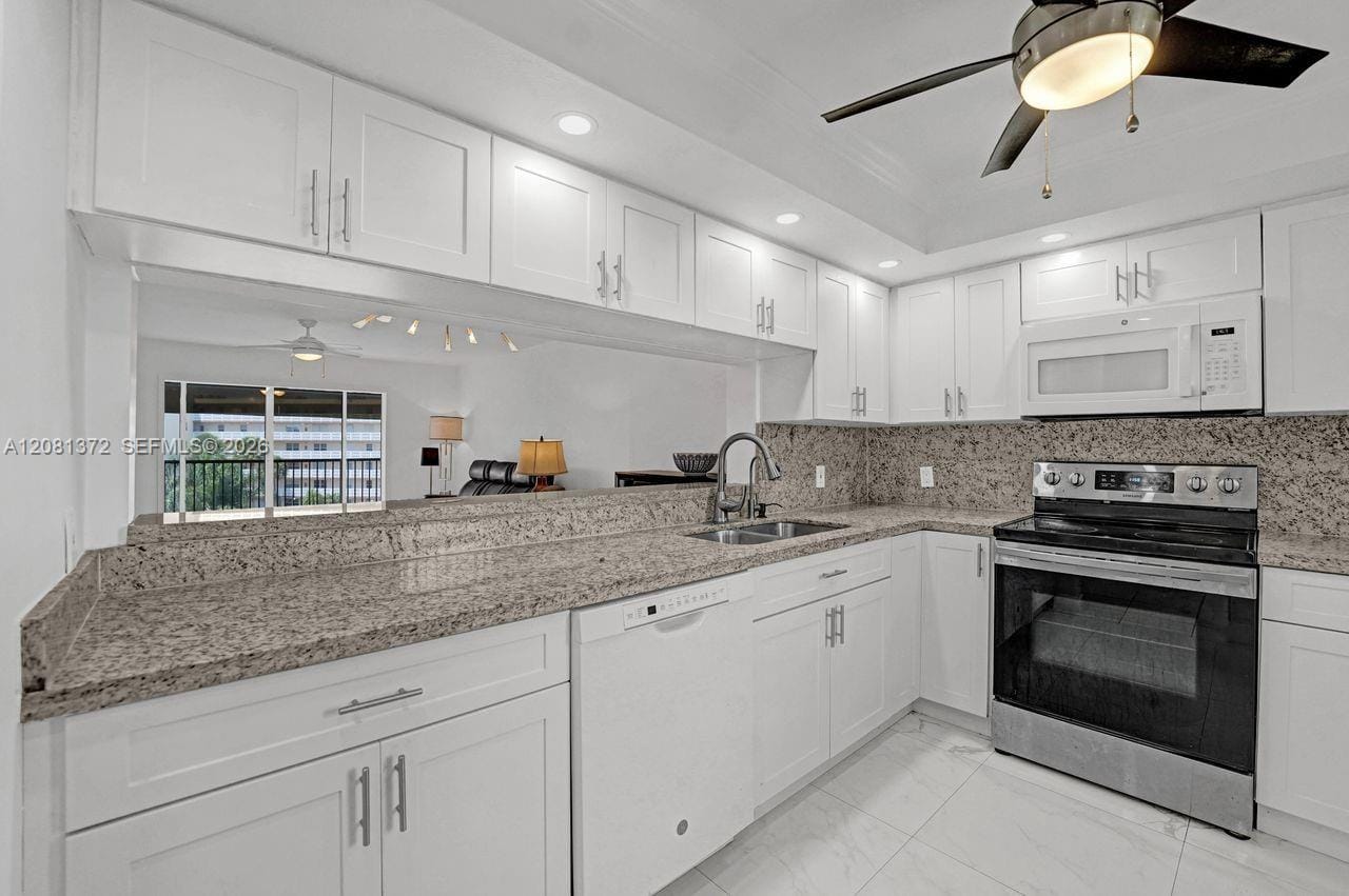 170 SE 5th Avenue 405 — photo 4