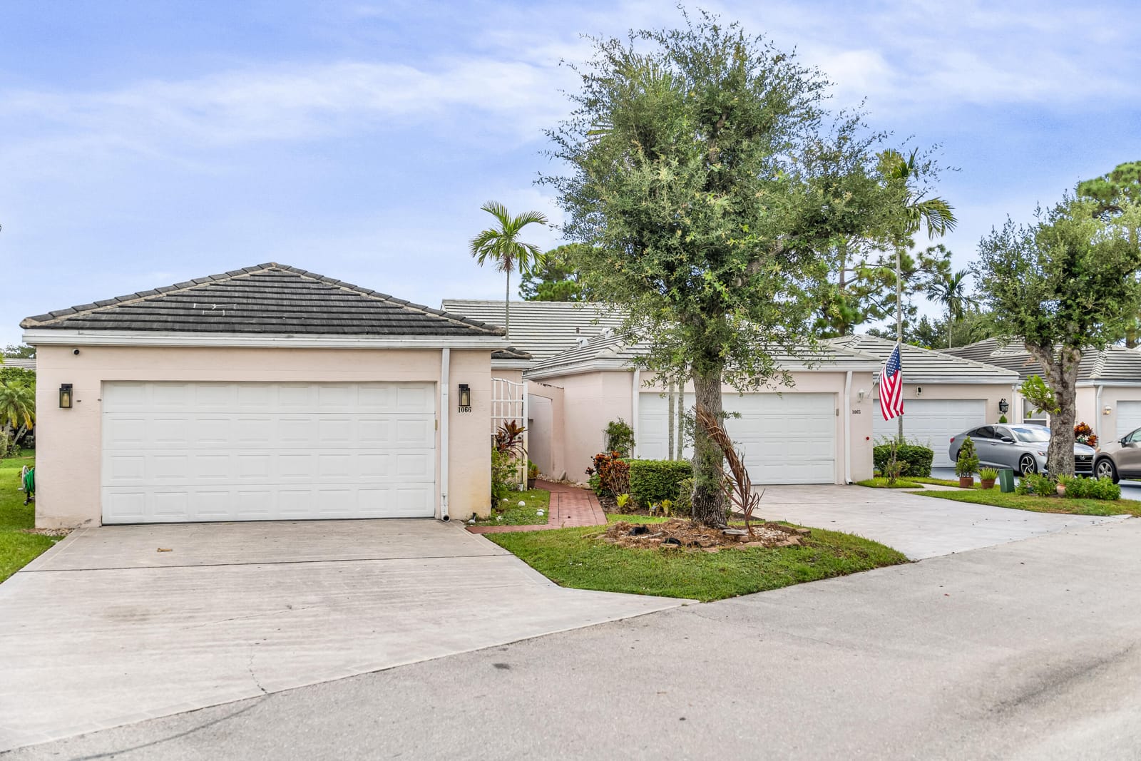 1066 Island Manor Drive — photo 7