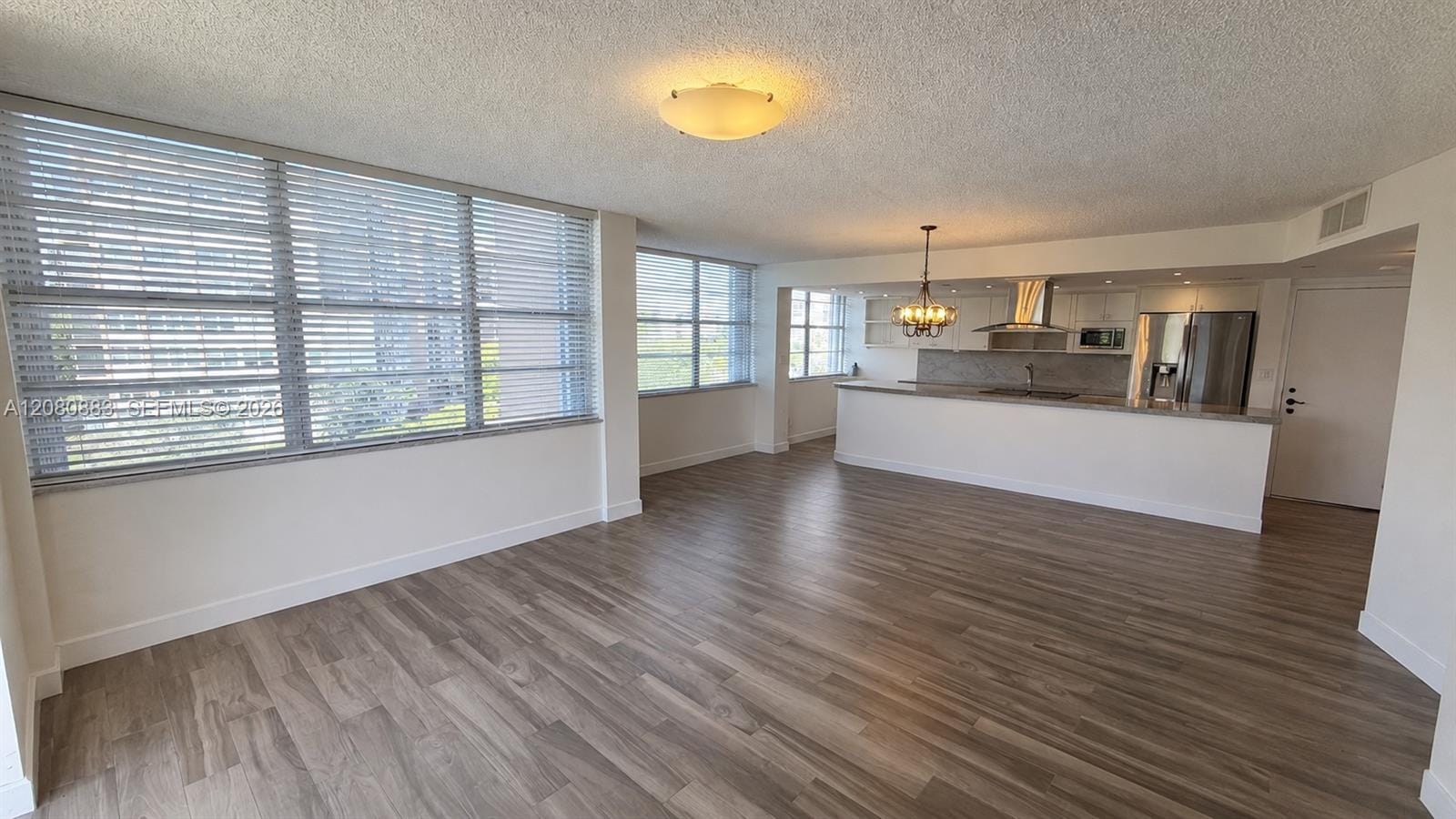 1200 Saint Charles Place 411 — photo 4