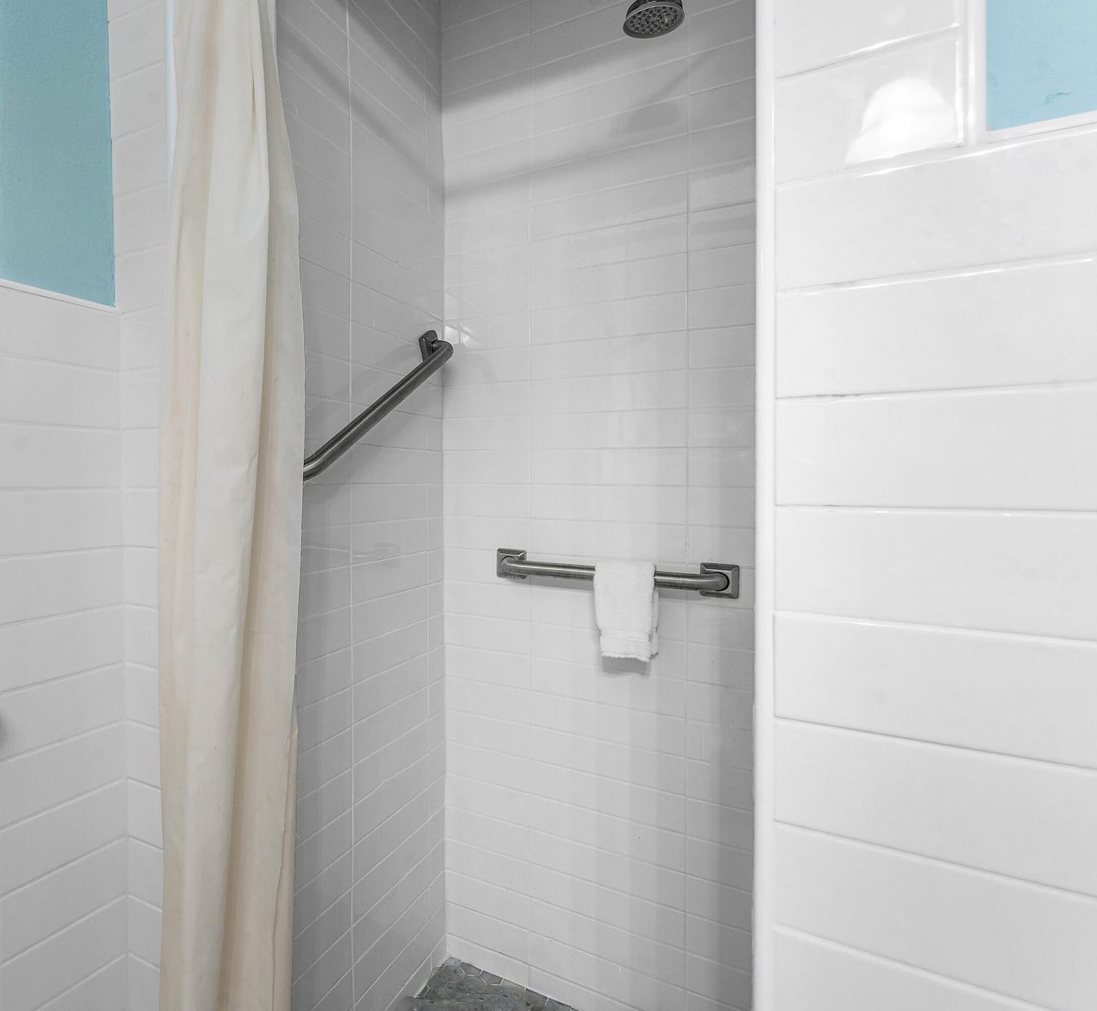 215 PHIPPS Plaza 2, Palm Beach, FL 33480 photo 12