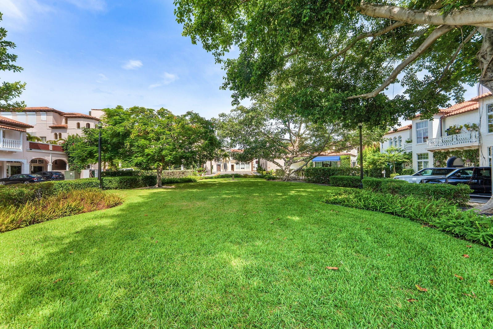215 PHIPPS Plaza 2, Palm Beach, FL 33480 photo 17