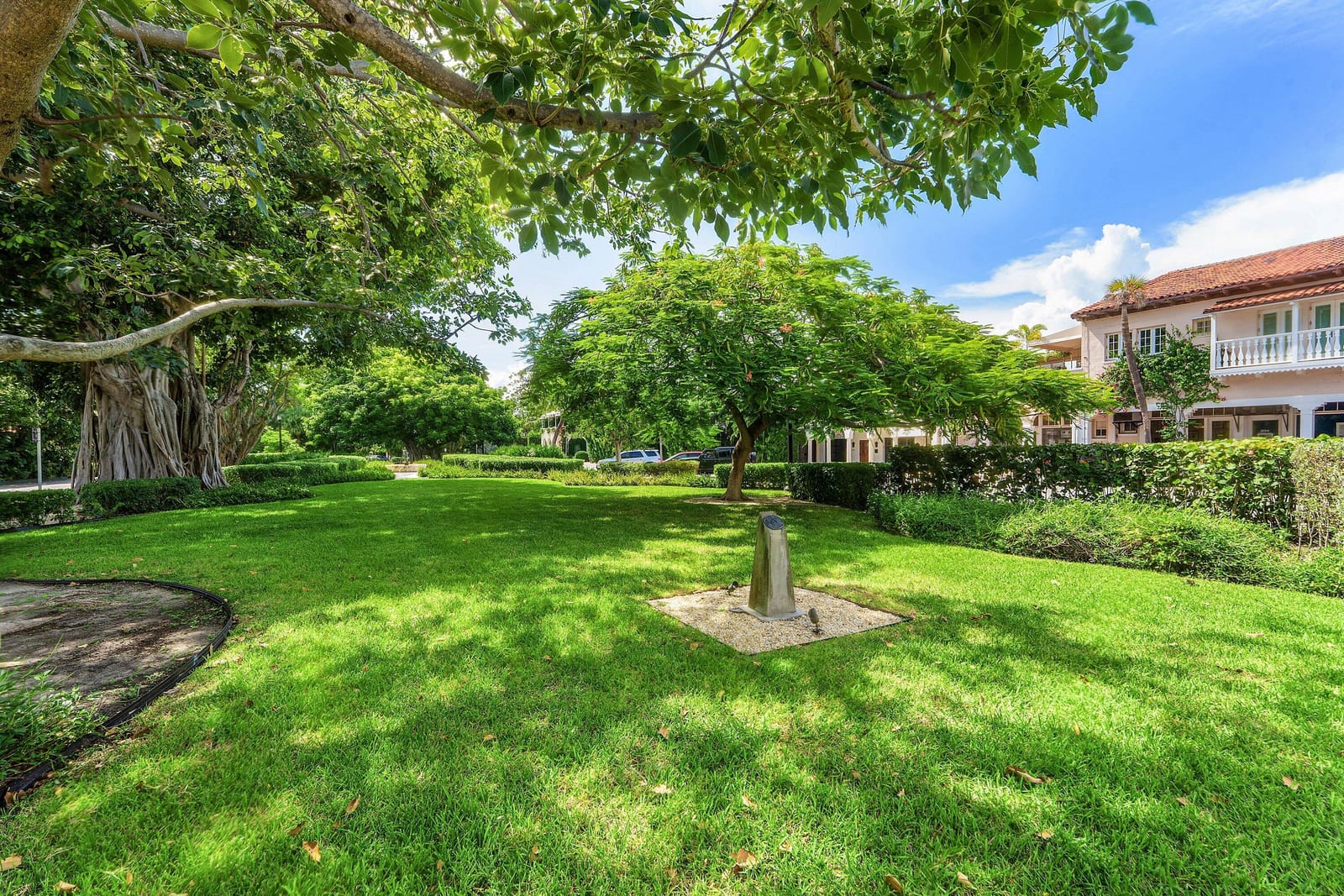 215 PHIPPS Plaza 2, Palm Beach, FL 33480 photo 18