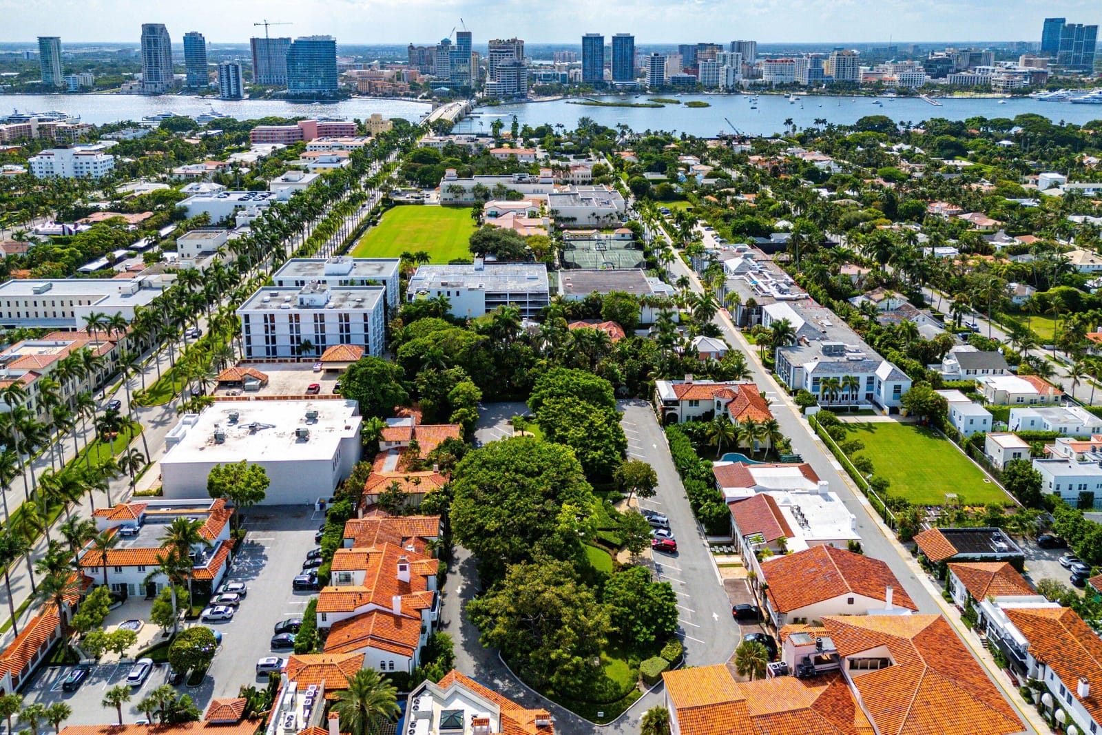 215 PHIPPS Plaza 2, Palm Beach, FL 33480 photo 21