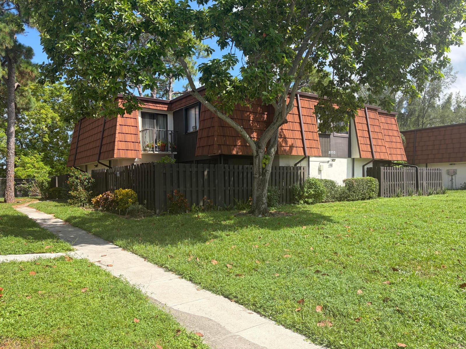 2200 WHITE PINE Circle B, Greenacres, FL 33415