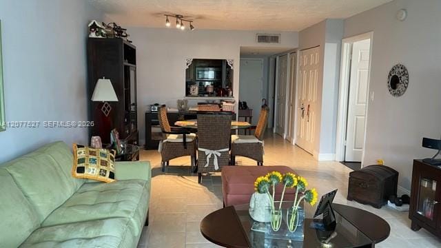 100 Lakeview Drive 103 — photo 2