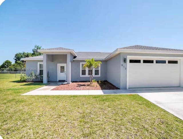 812 Lake Betty Drive, Lake Placid, FL 33852