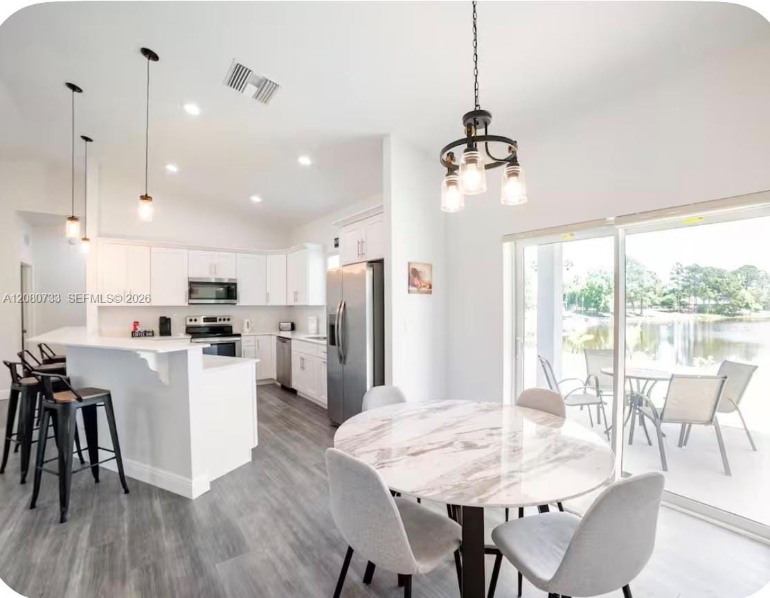 812 Lake Betty Drive — photo 9