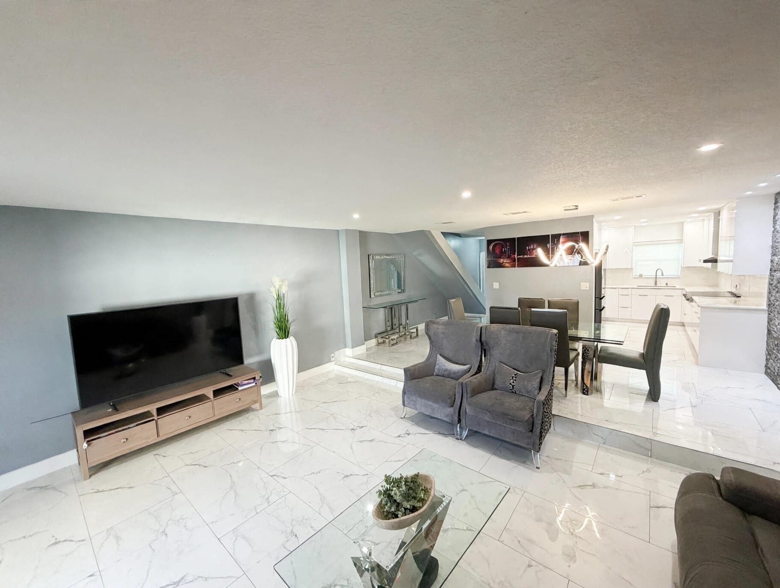 9054 NW 35TH Place, Sunrise, FL 33351 photo 11