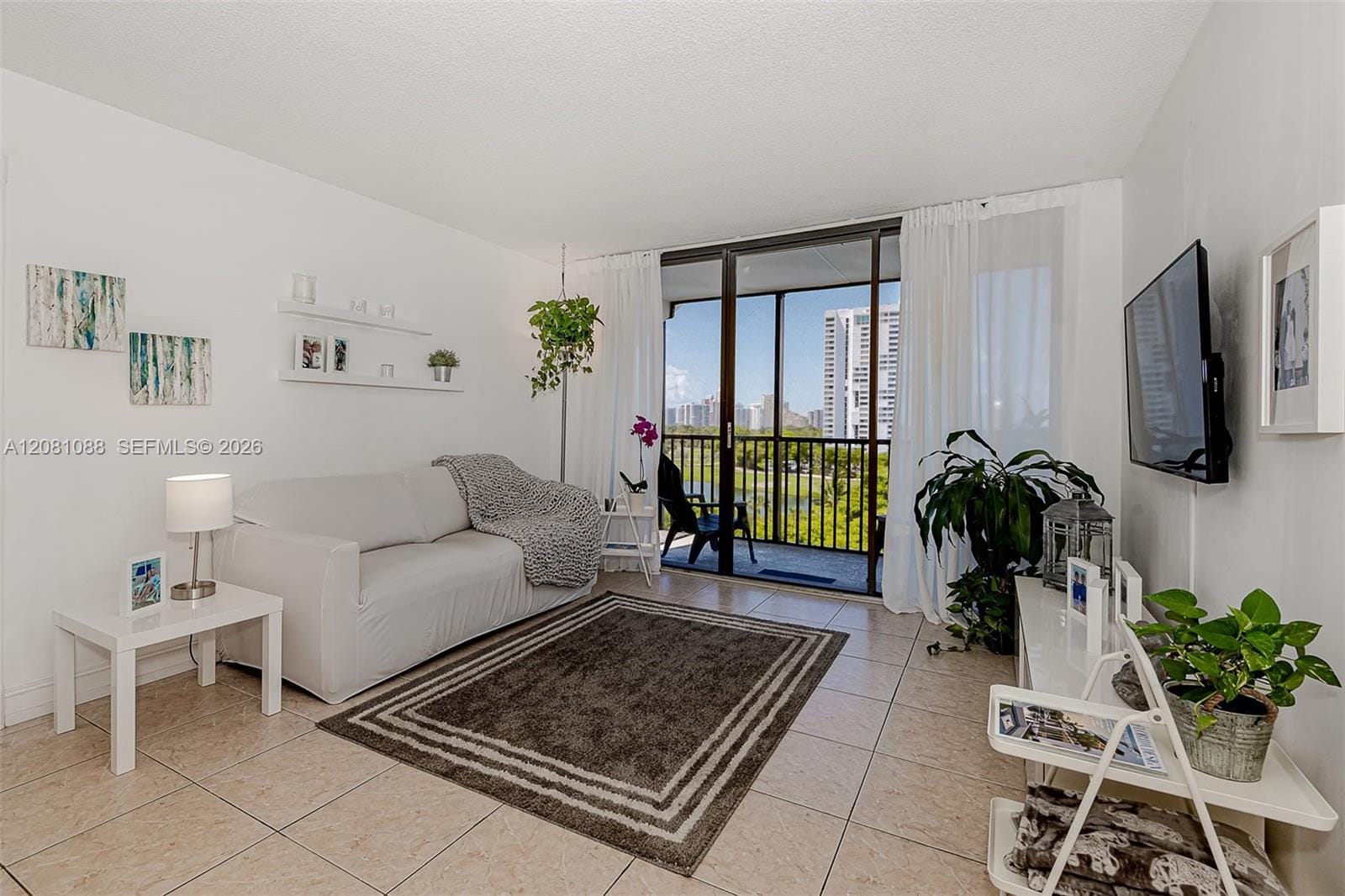3475 N Country Club Drive 807, Aventura, FL 33180