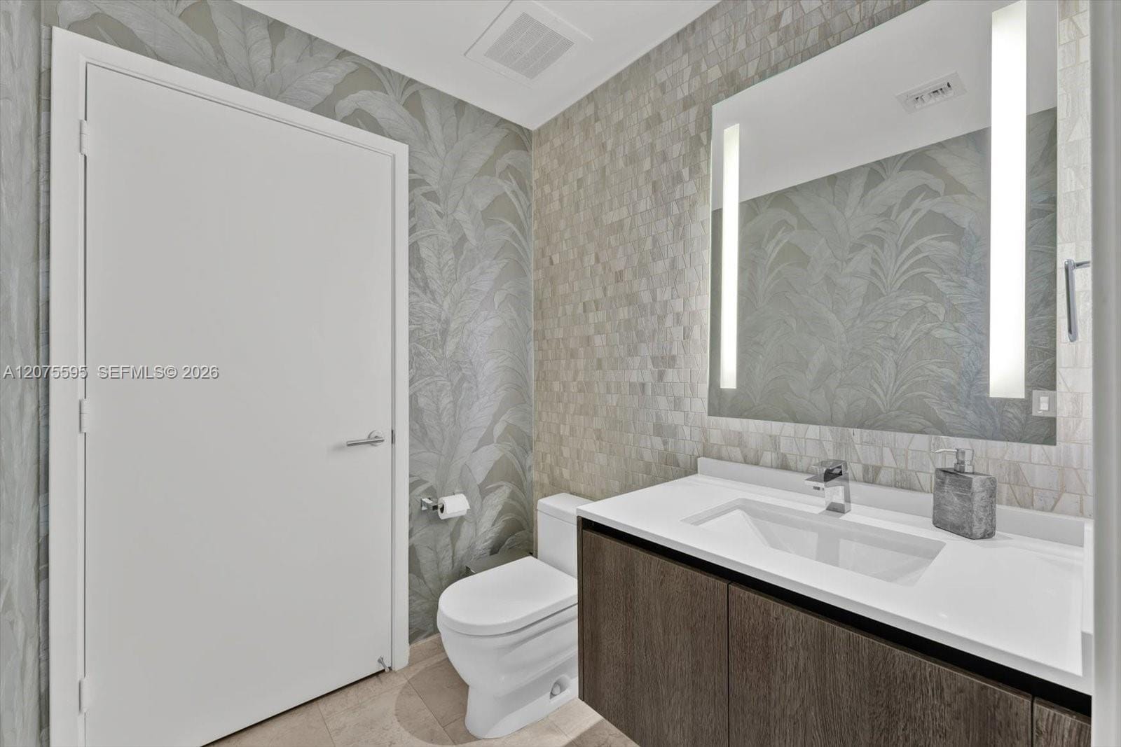 88 SW 7th Street 2204, Miami, FL 33130 photo 25