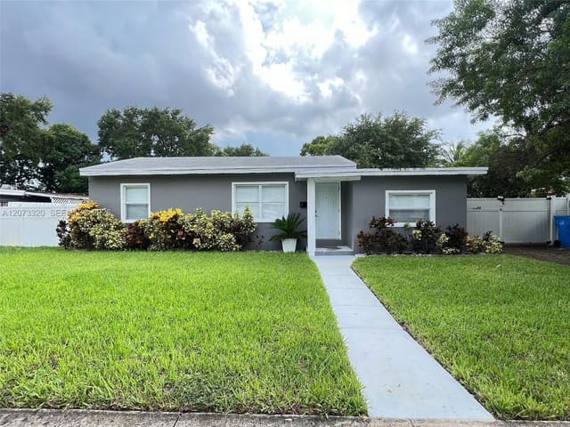 34 Allen Road, West Park, FL 33023