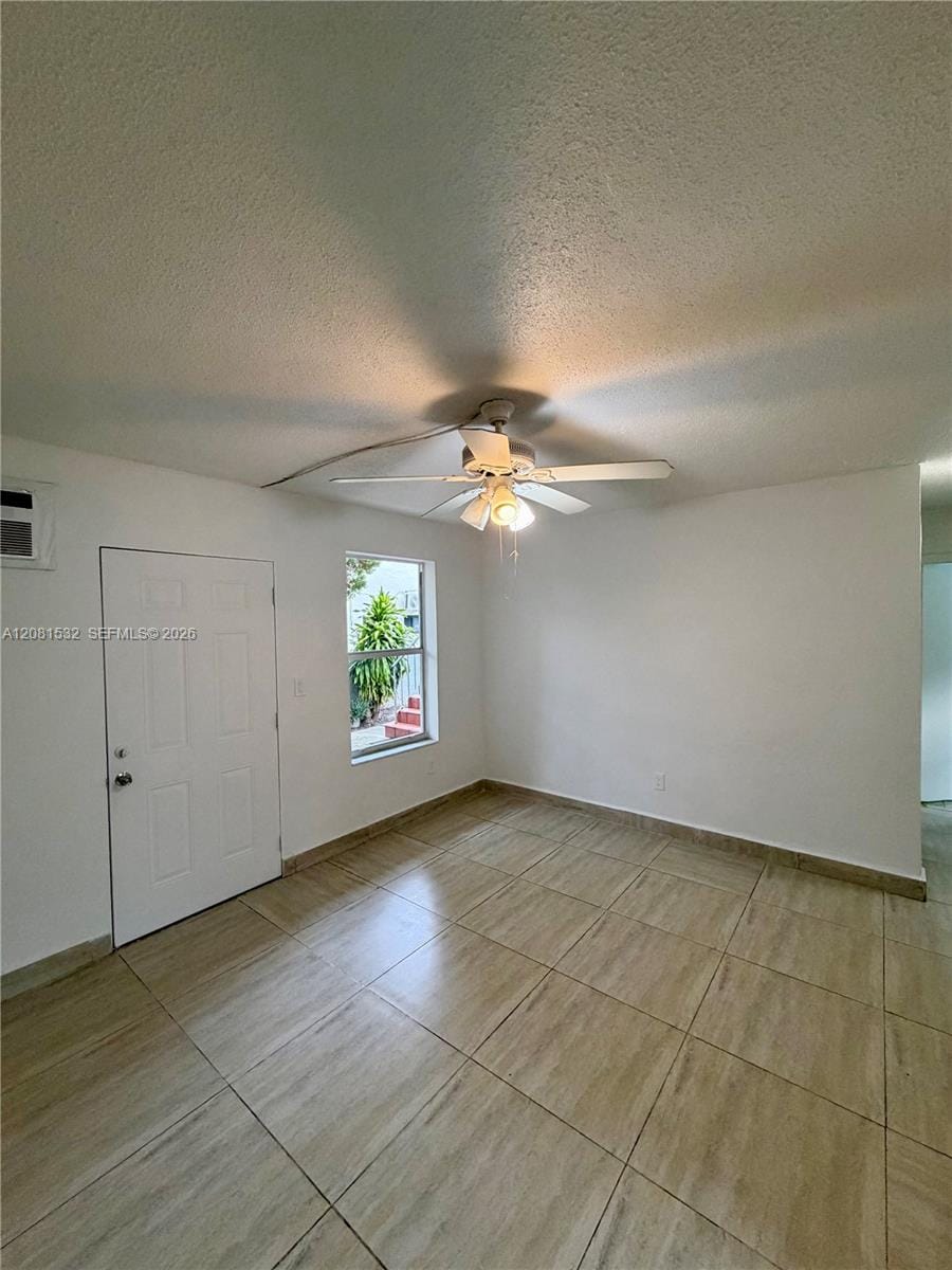 1045 SW 4th Street 2, Miami, FL 33130 photo 2