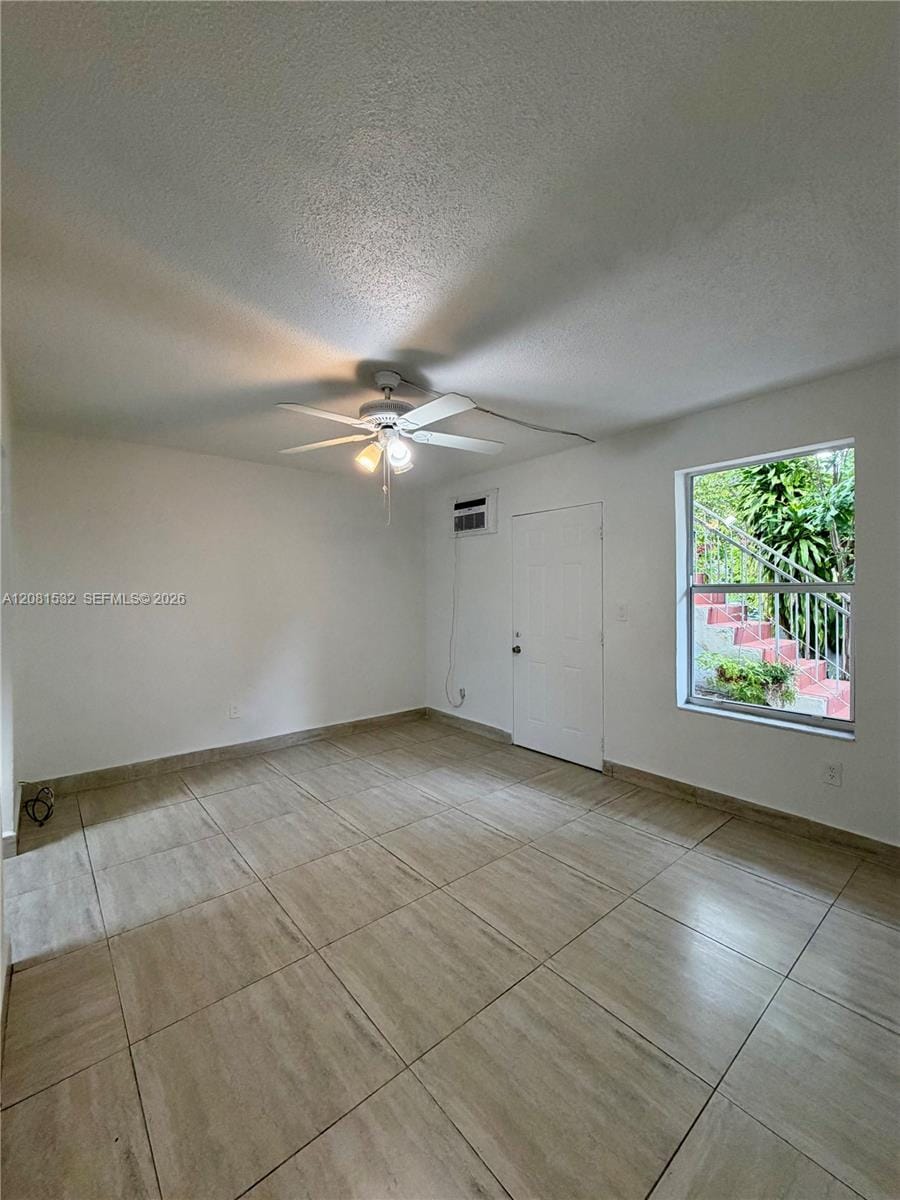 1045 SW 4th Street 2, Miami, FL 33130 photo 3