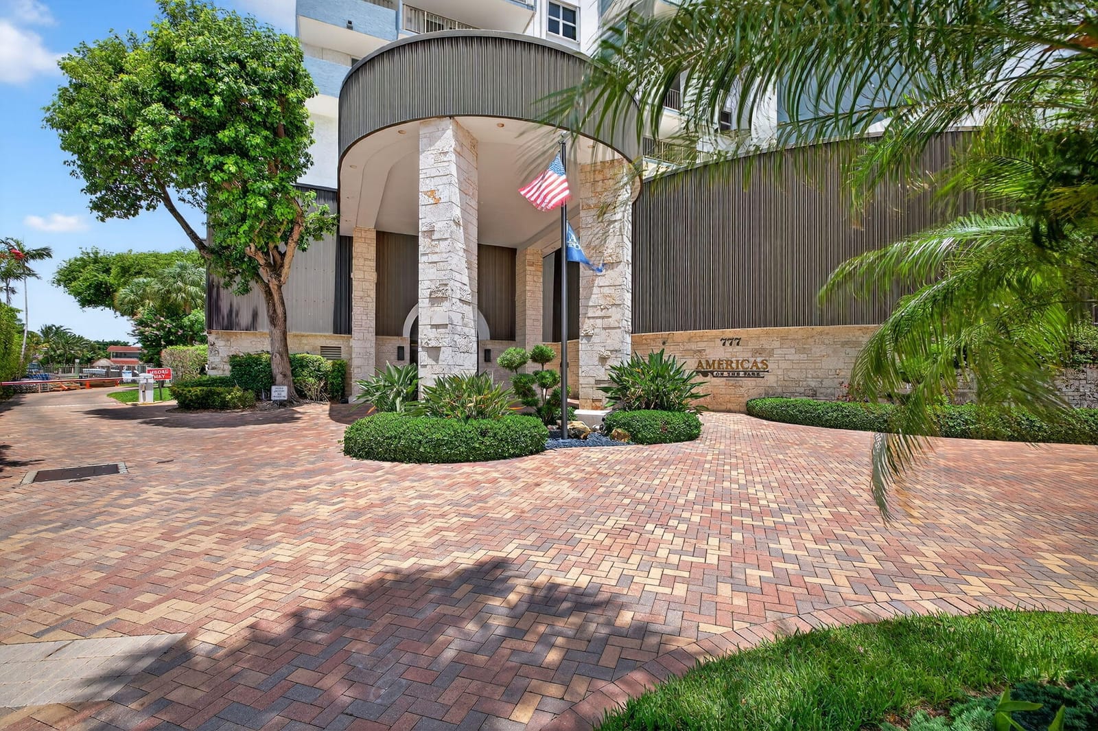 777 Bayshore Drive 701 — photo 3