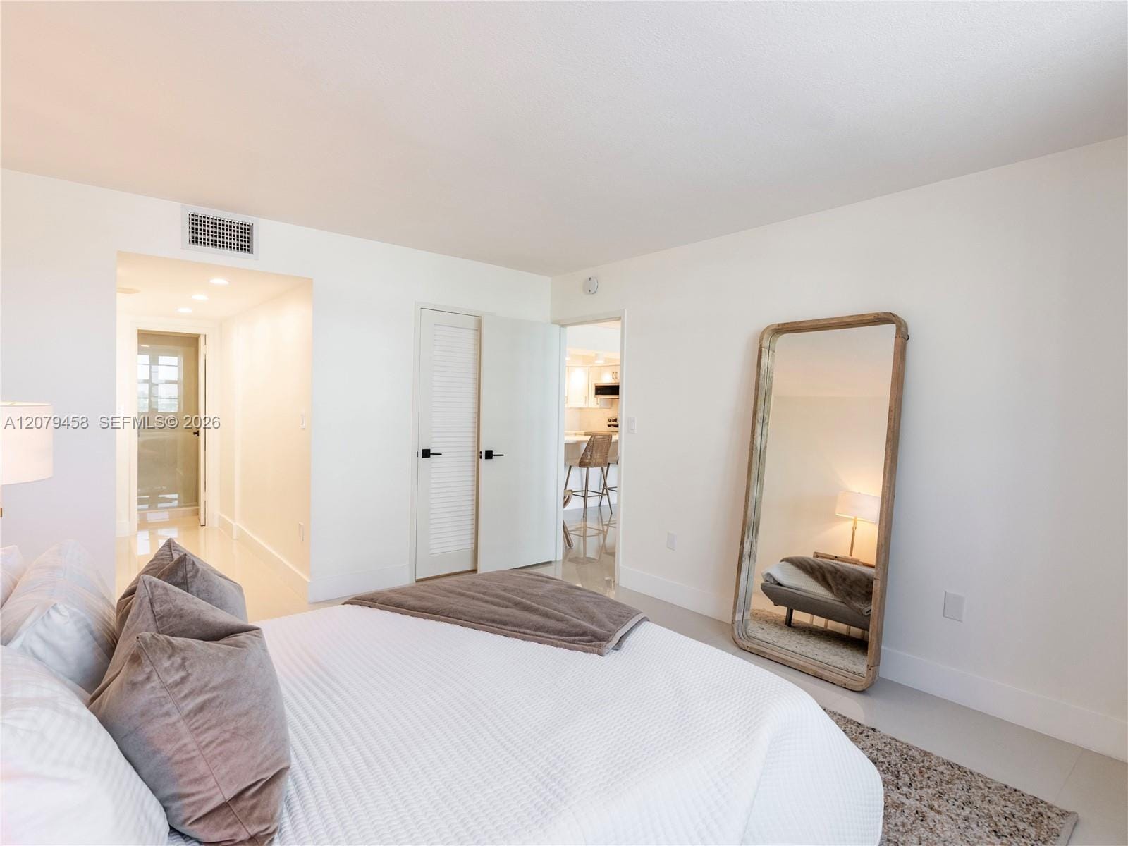 5701 Collins Avenue 307 — photo 10