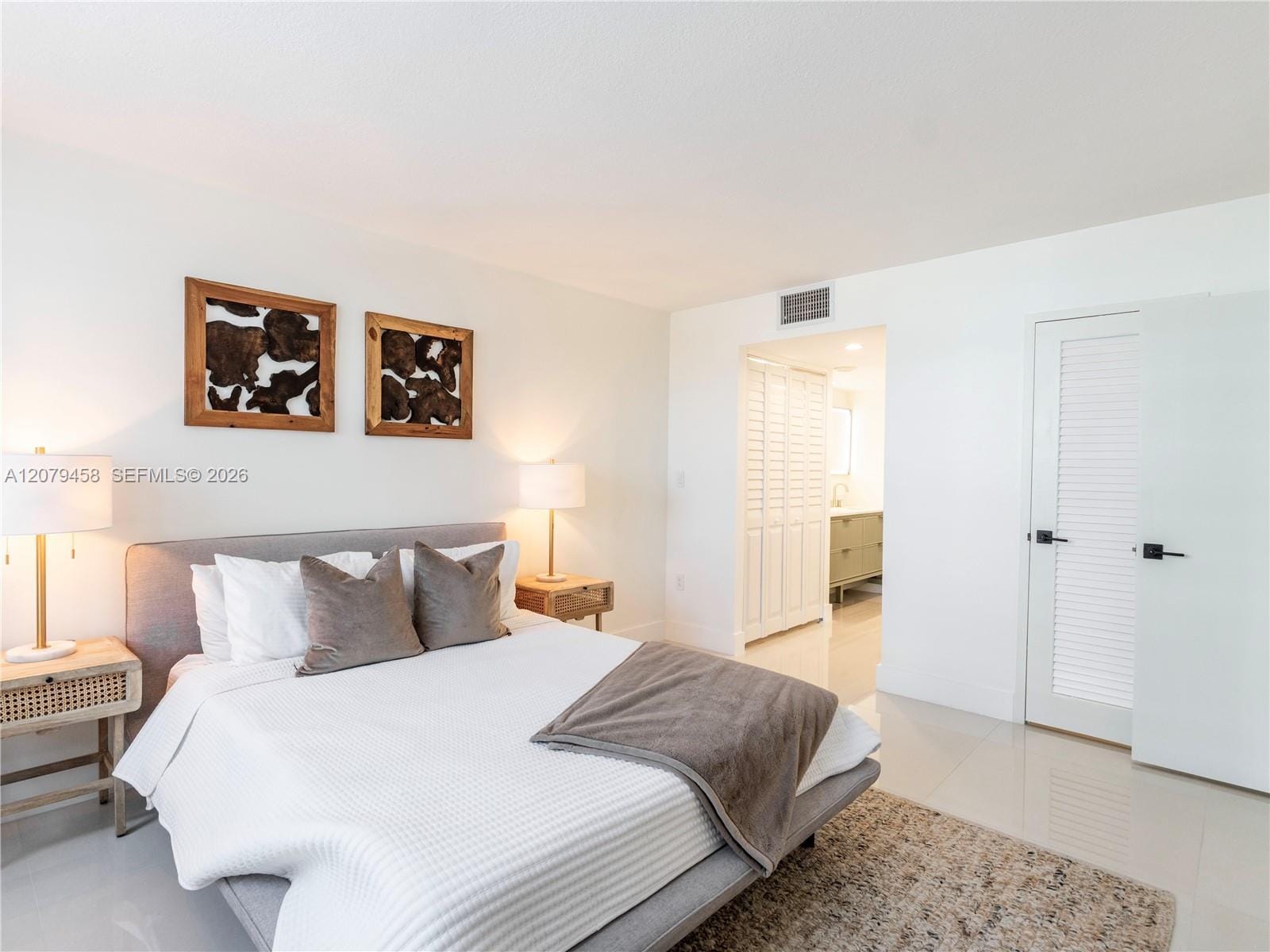 5701 Collins Avenue 307 — photo 8