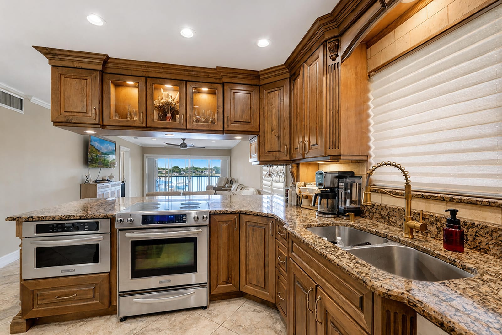 326 Northlake Drive 201 — photo 9