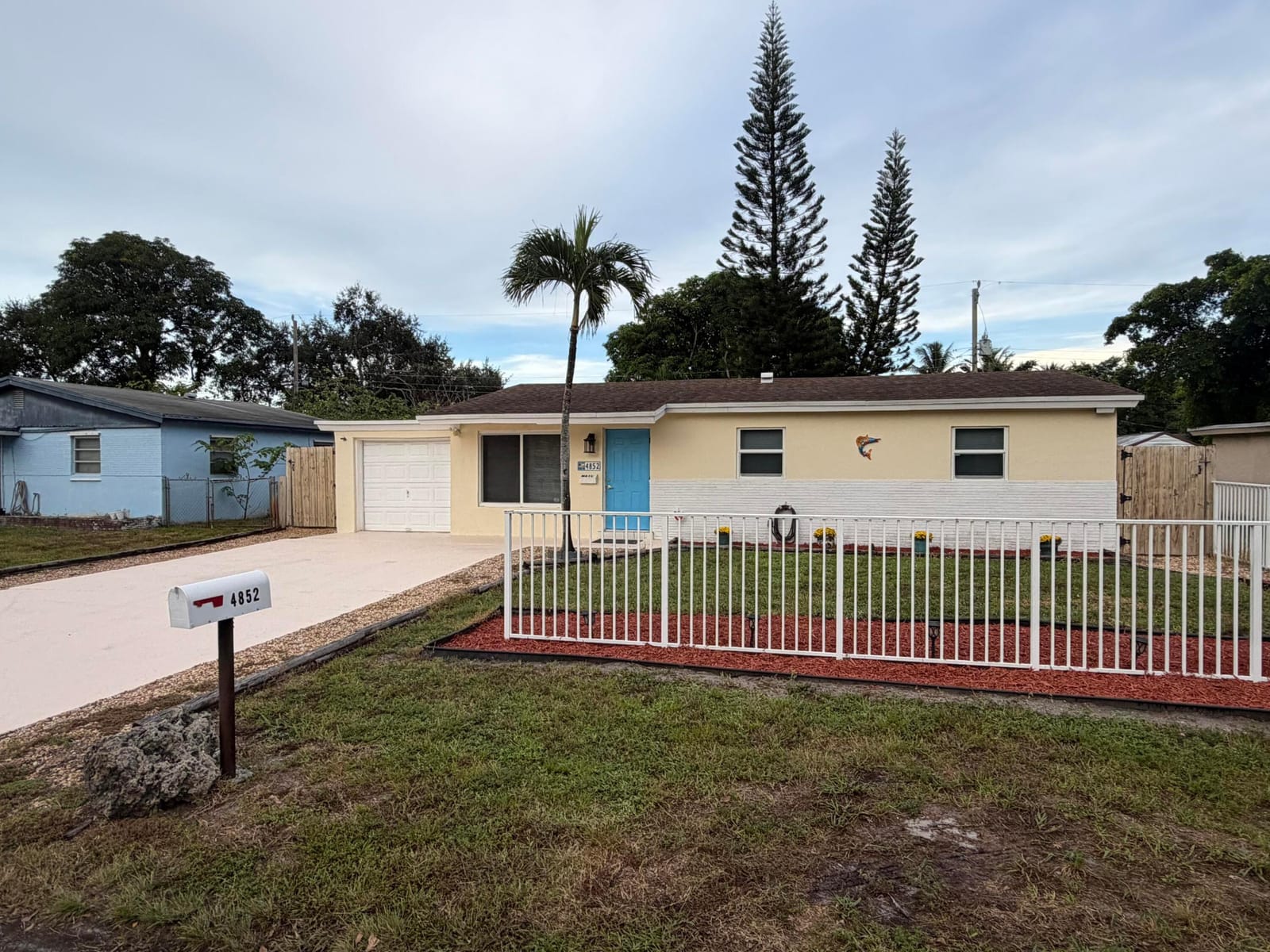 4852 SW 44TH Terrace — photo 3