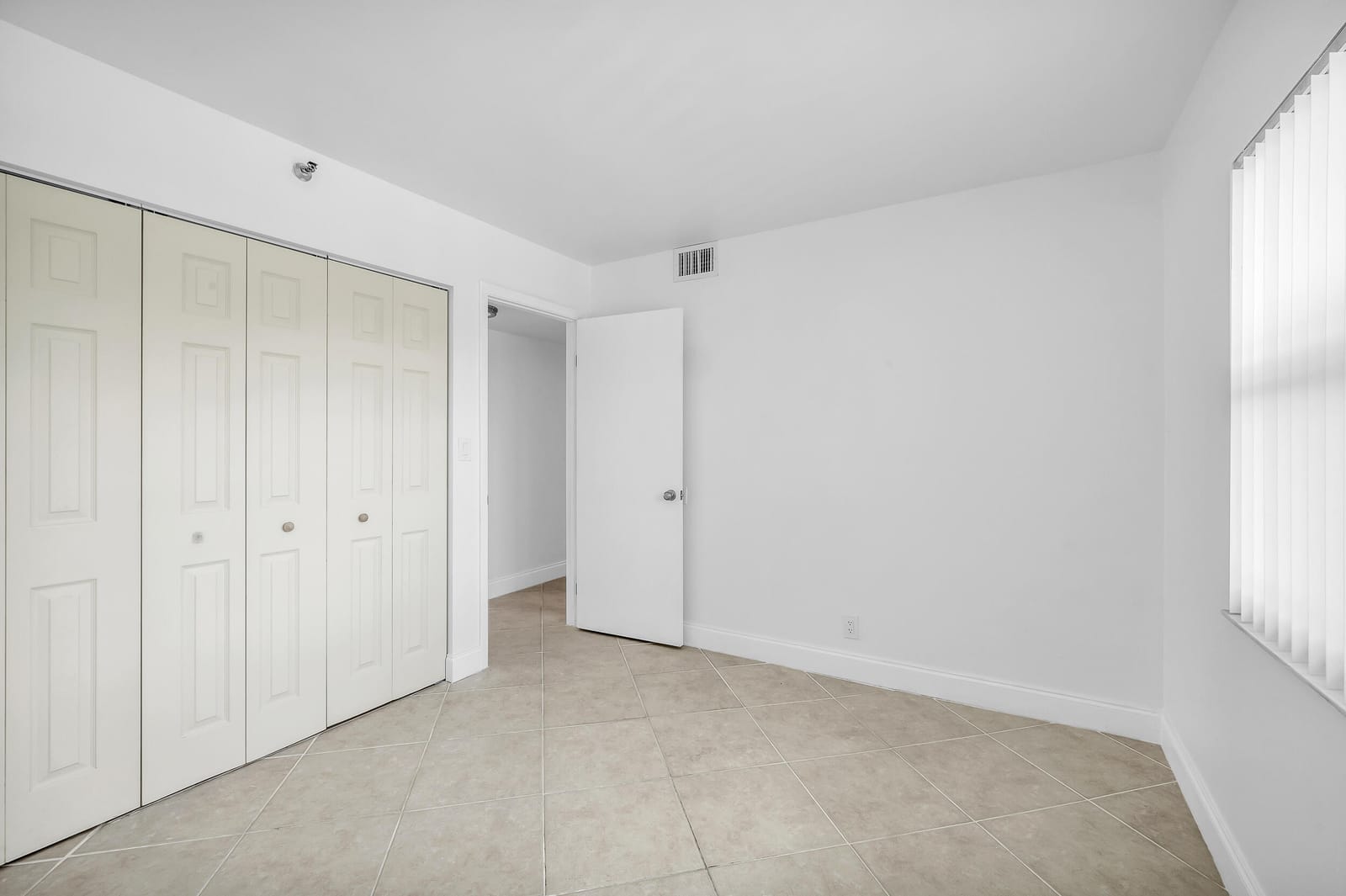9235 SW 8th Street 405 — photo 12
