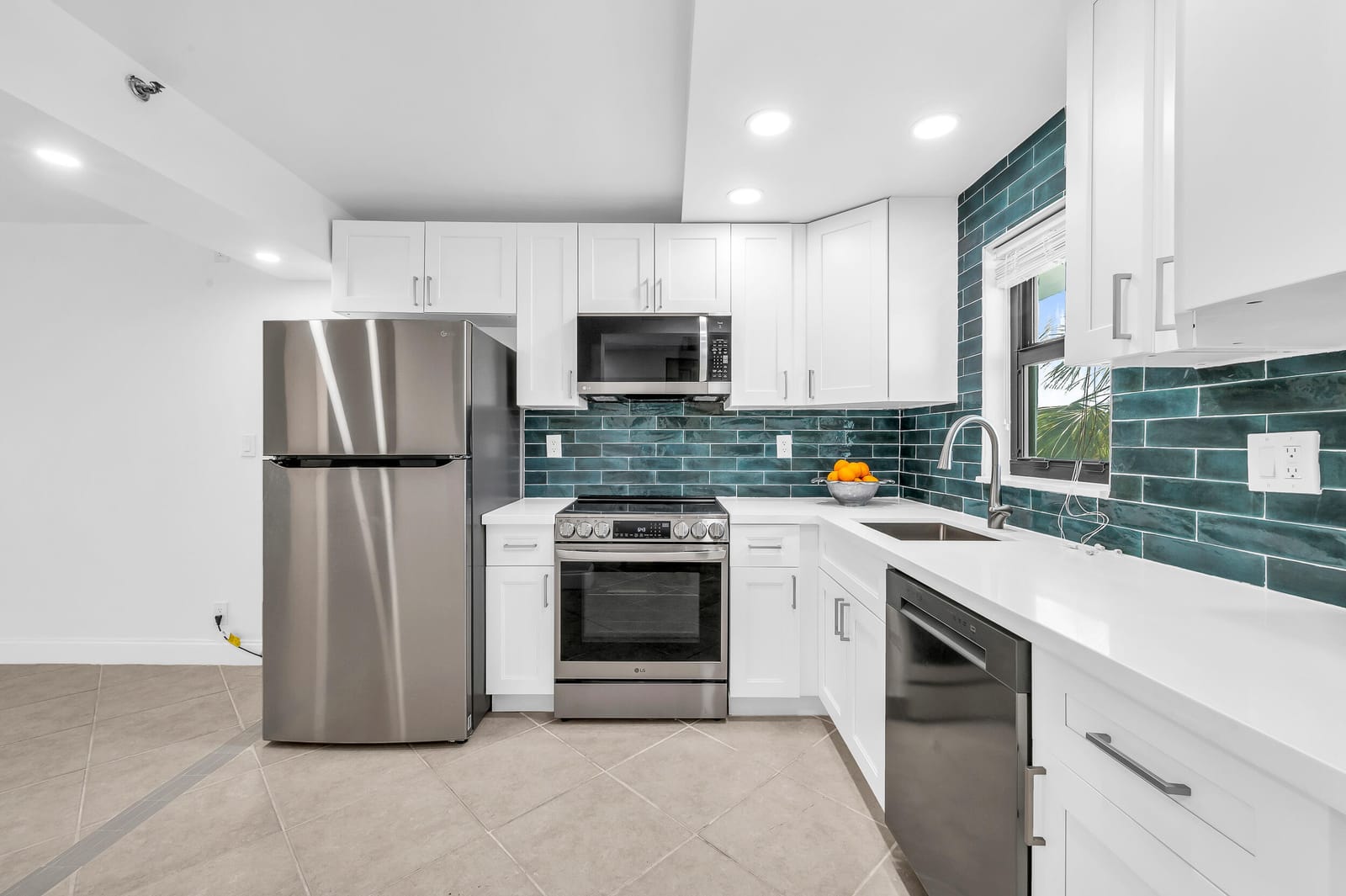9235 SW 8th Street 405 — photo 7