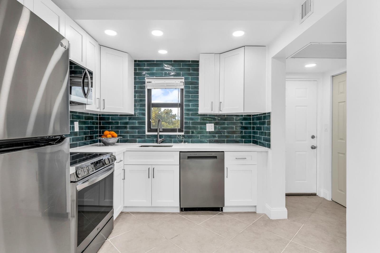 9235 SW 8th Street 405 — photo 8