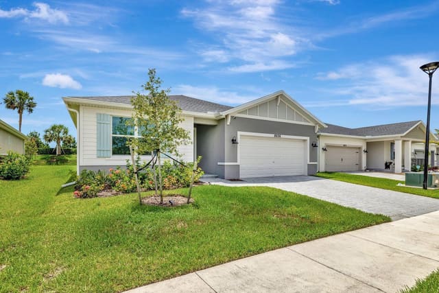 8606 DAHLIA Circle, Port St. Lucie, FL 34986