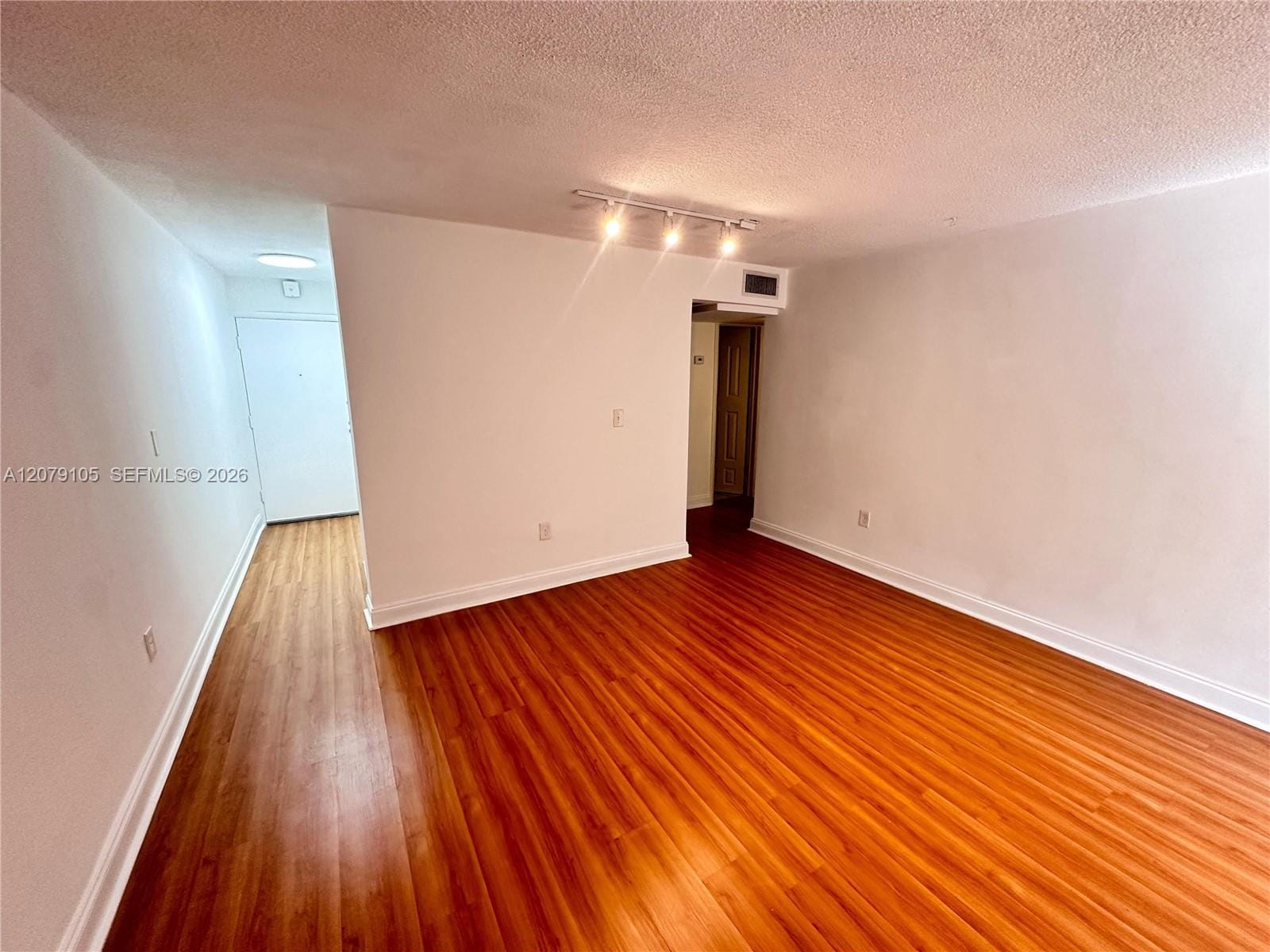 2498 SW 17th Avenue 4308 — photo 3