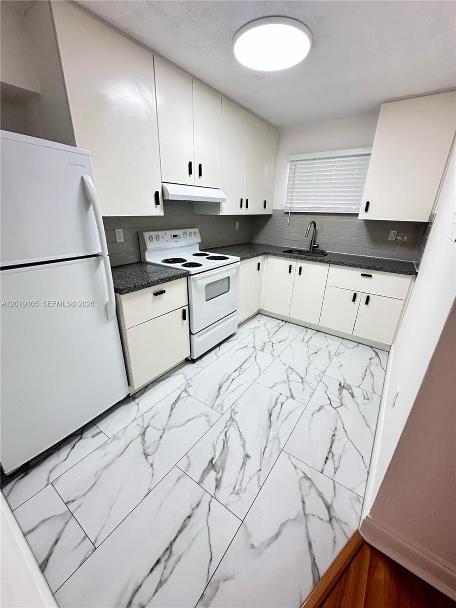 2498 SW 17th Avenue 4308 — photo 10