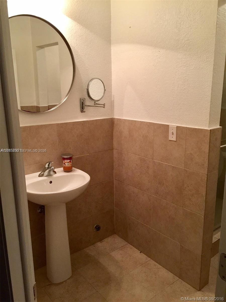 8950 SW 69th Court 114 — photo 4