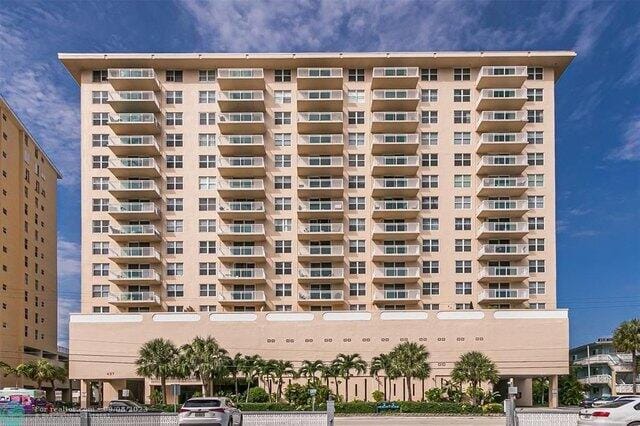 437 Golden Isles Drive 14 j, Hallandale Beach, FL 33009