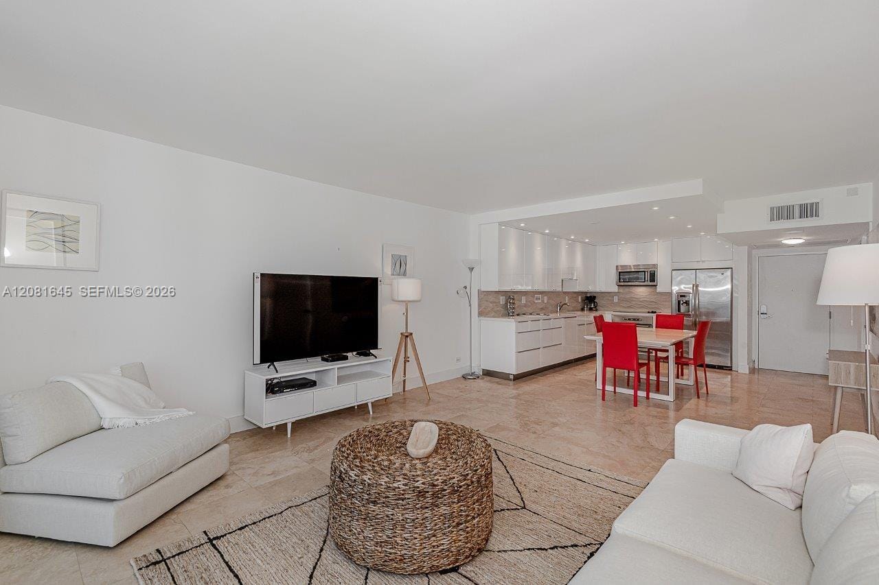2301 Collins Avenue 1515 — photo 2