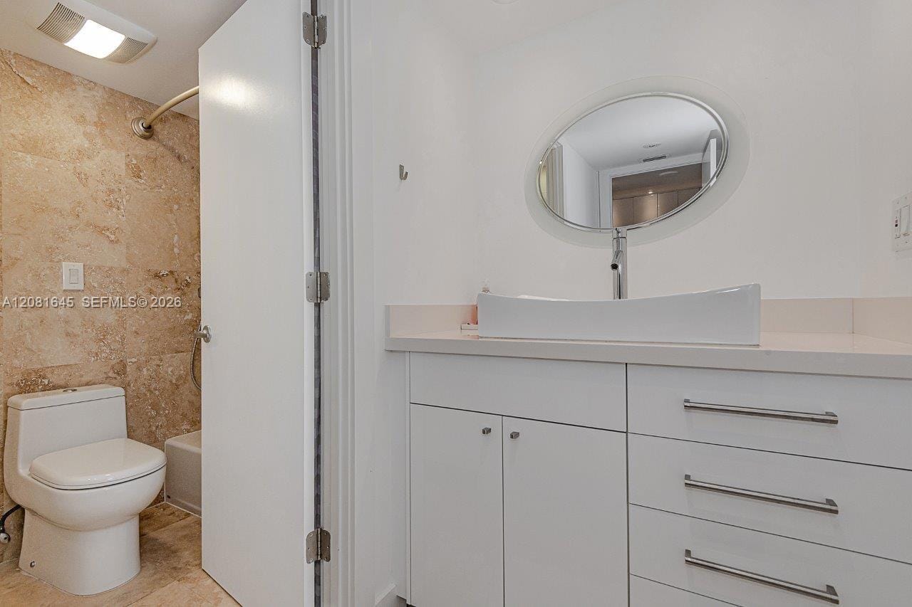 2301 Collins Avenue 1515 — photo 12