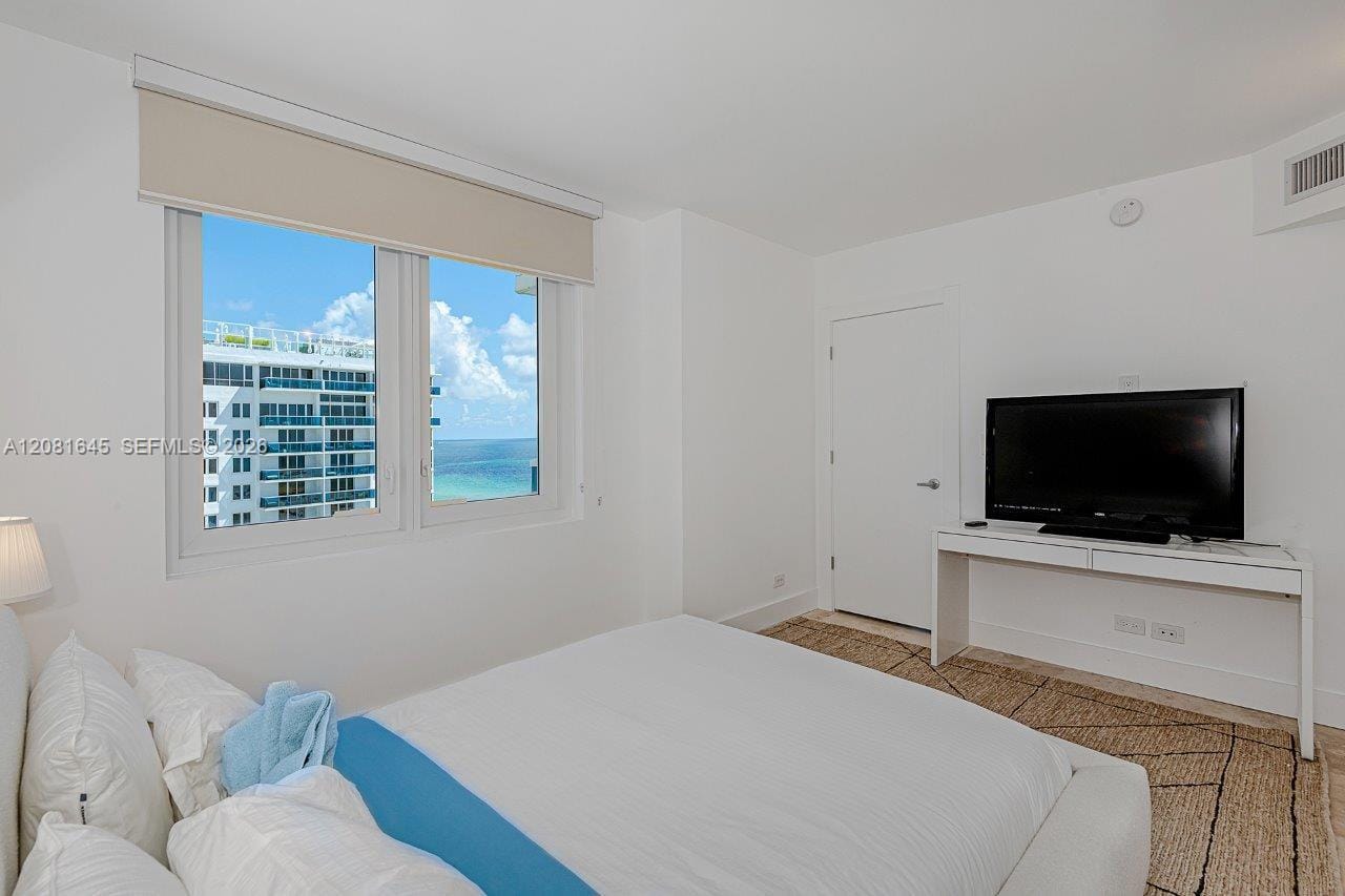2301 Collins Avenue 1515 — photo 6