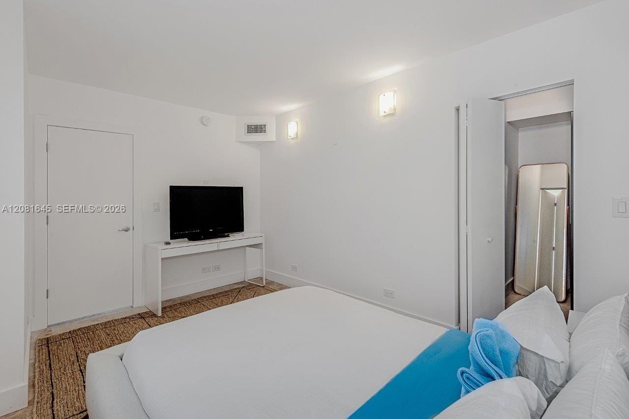 2301 Collins Avenue 1515 — photo 8