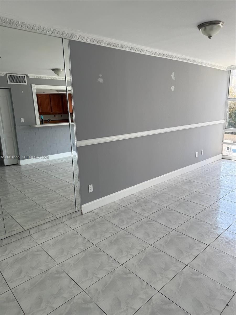 210 172 Street 326, Sunny Isles Beach, FL 33160