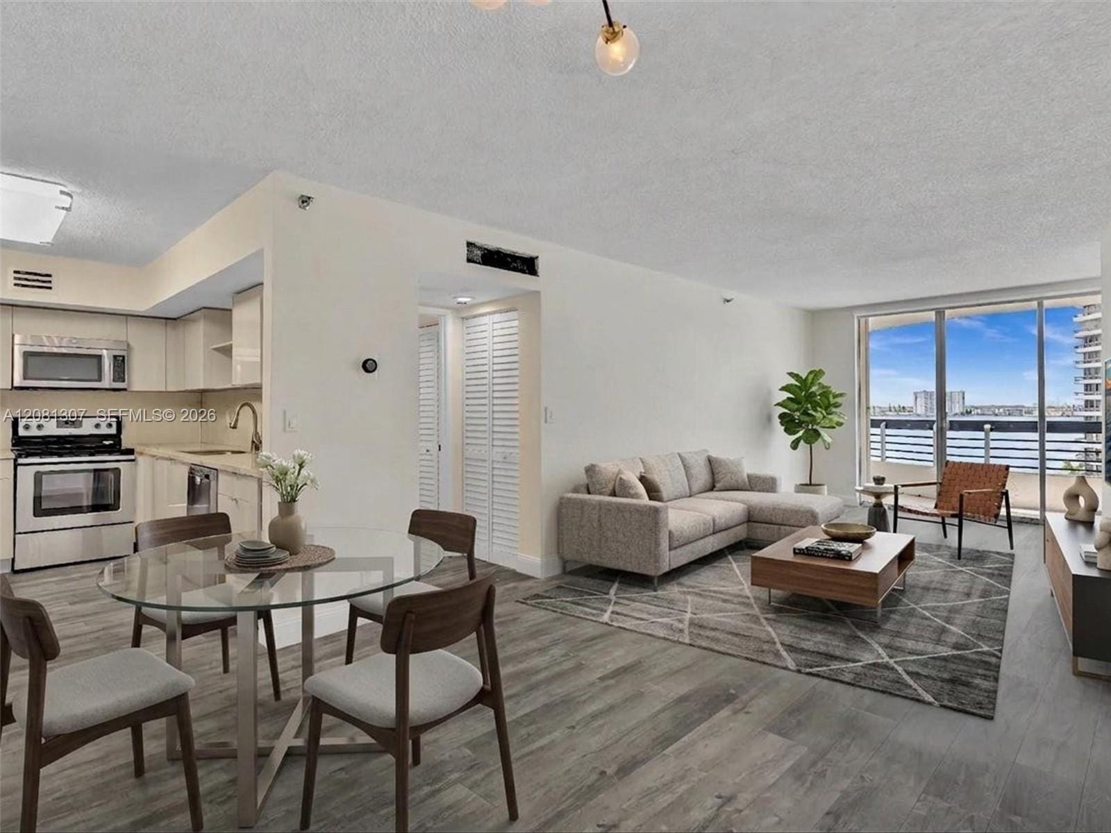 19195 NE 36th Court 904 — photo 3