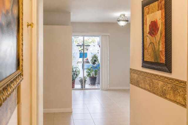 2616 GARDEN Drive N 111, Lake Clarke Gardens, Lake Worth, FL