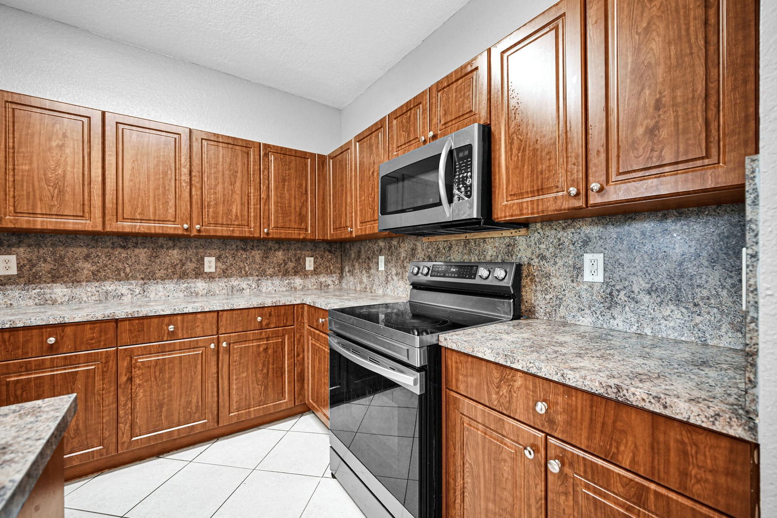 603 W SANTA CATALINA Circle 603, North Lauderdale, FL 33068