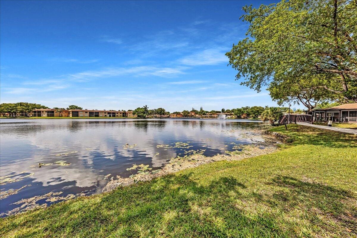 412 BRIARWOOD Circle 412 — photo 9