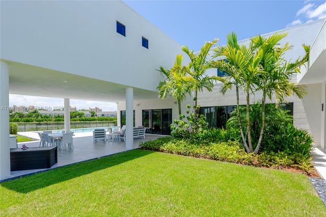 16766 Natures Way, Weston, FL 33326