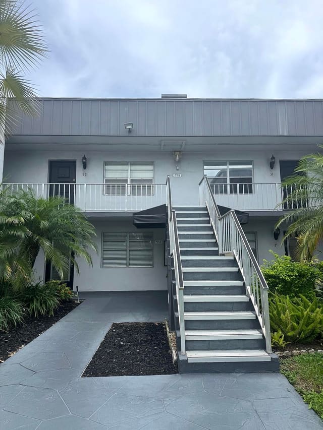 32 NORMANDY A 32, Delray Beach, FL 33484