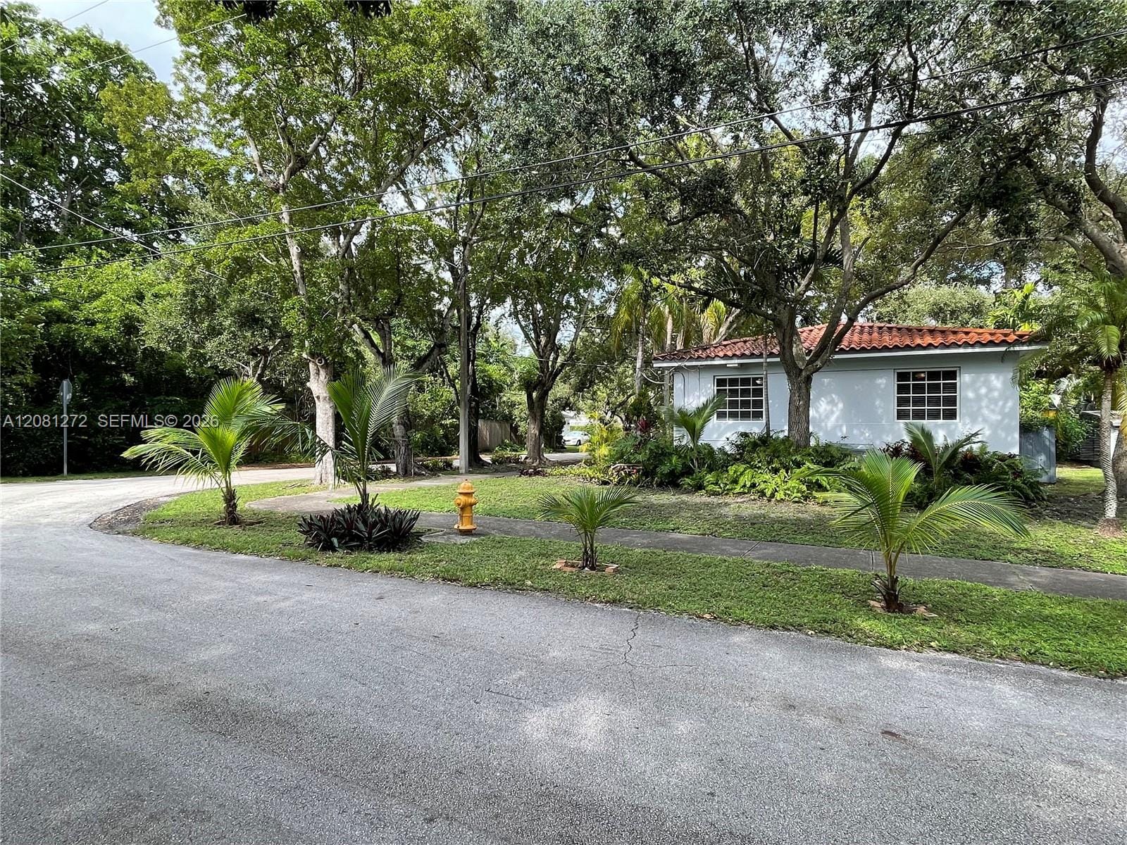 2935 Calusa Street — photo 3