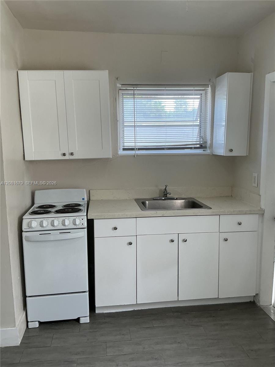 2222 Van Buren Street 26 — photo 8