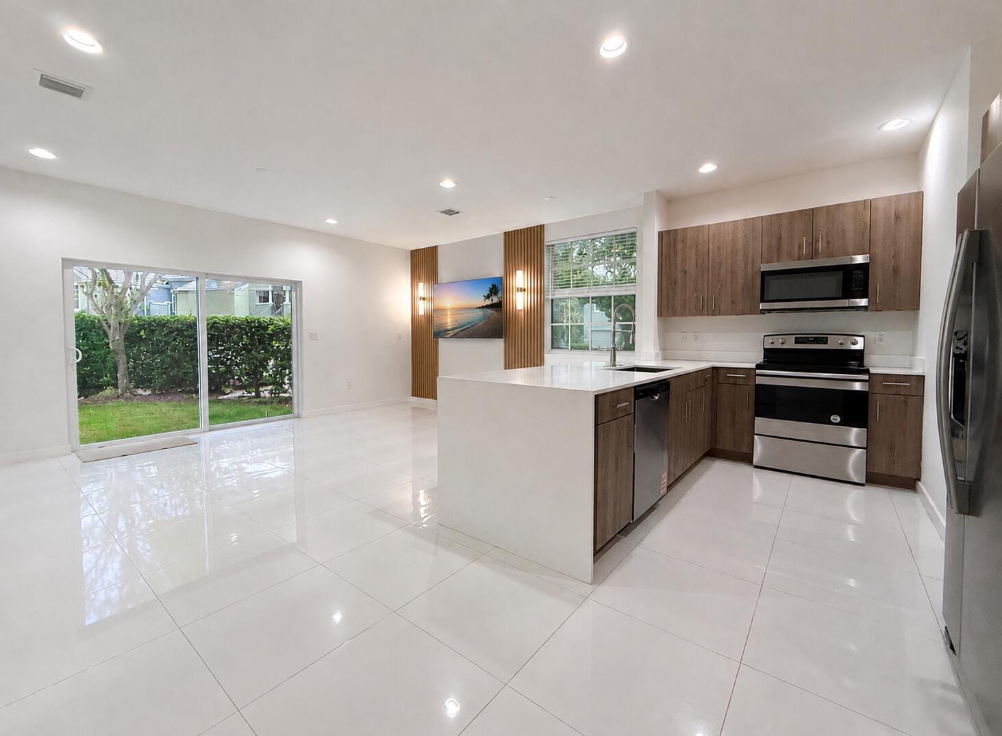 1030 Crystal Way 104, Delray Beach, FL 33444 photo 5