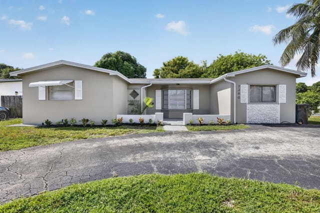 3390 NW 42nd Street, Lauderdale Lakes, FL 33309