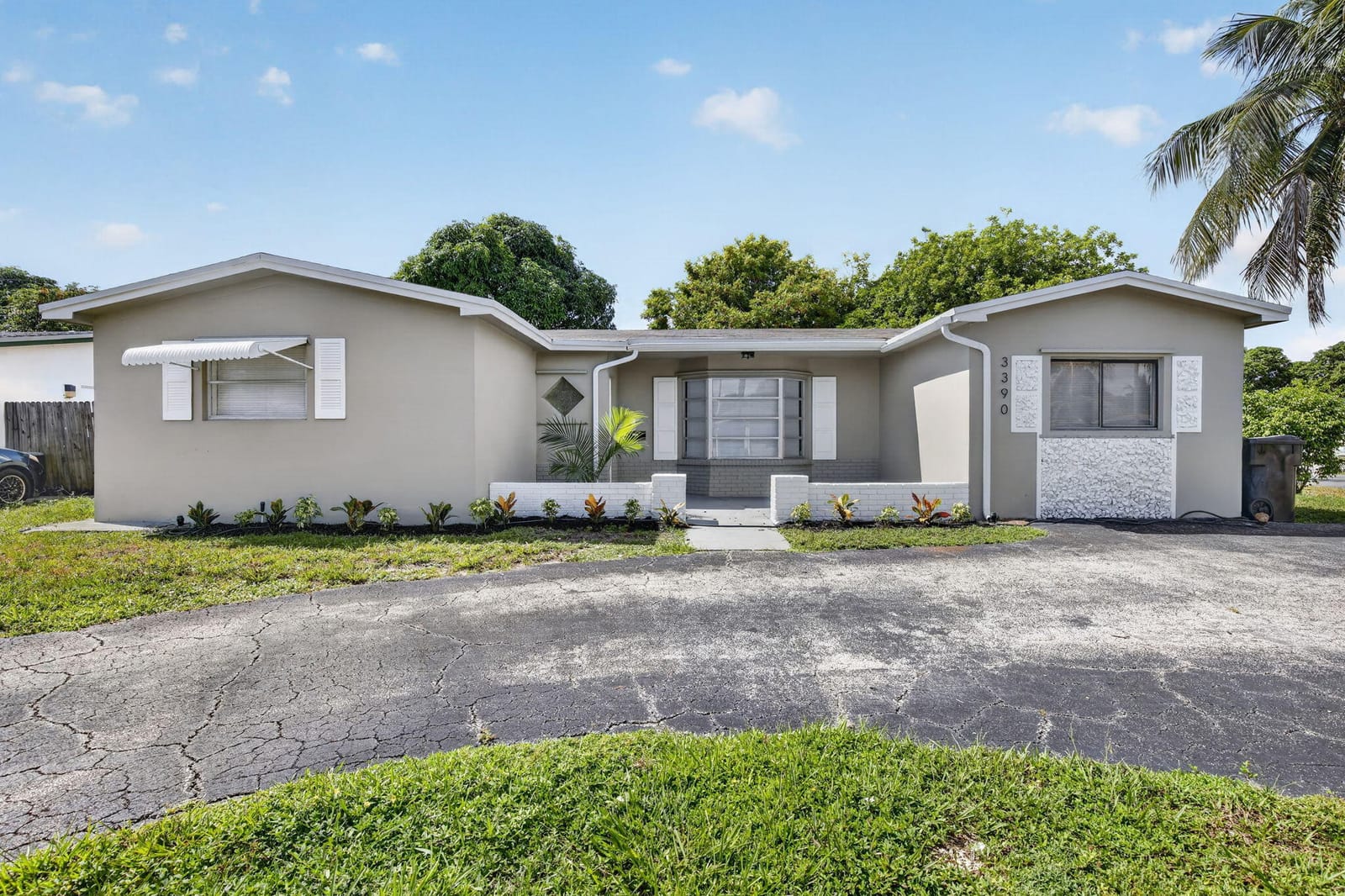 3390 NW 42nd Street, Lauderdale Lakes, FL 33309