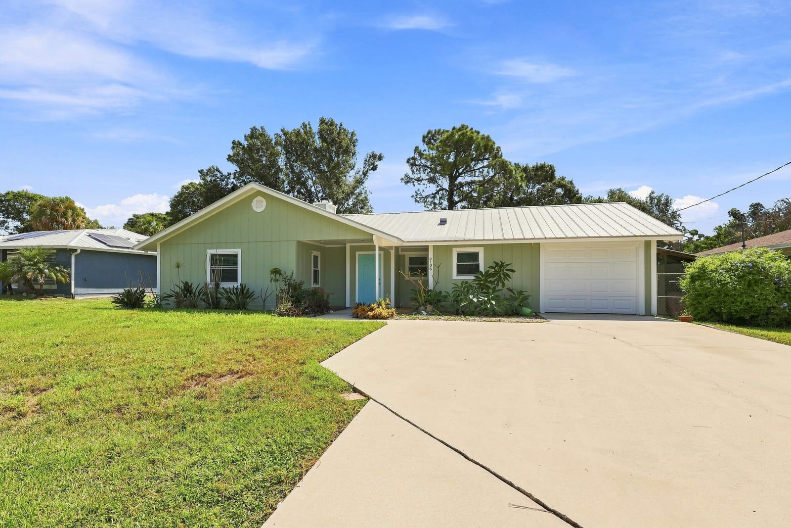 5106 Seagrape Drive — photo 2